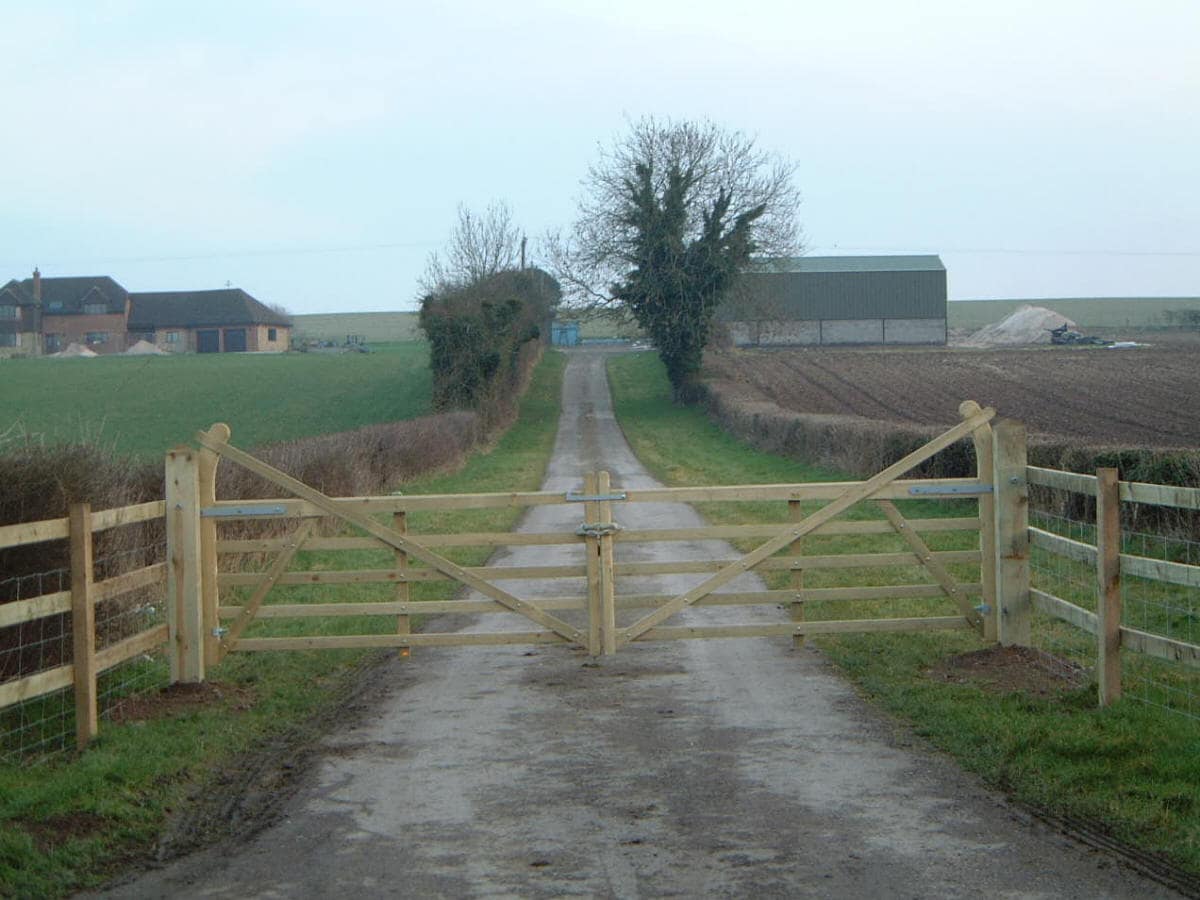 5 bar wooden gate